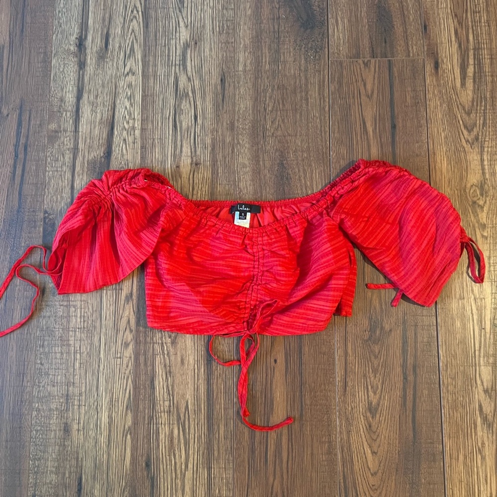 Lulus red crop top NWOT